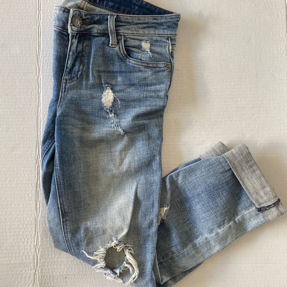 Distressed Light Blue Ankle Jeans